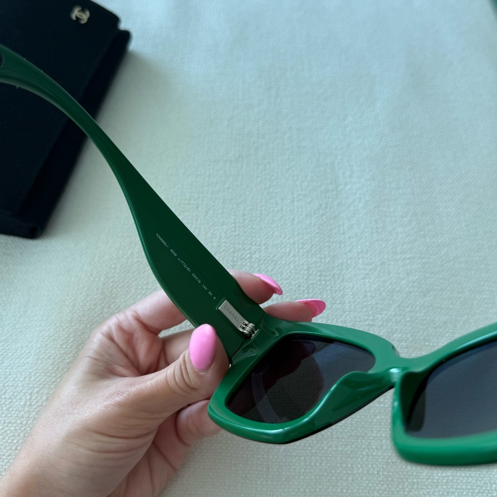 NIB CHANEL SUNGLASSES SQUARE BLACK AND GREEN - Picture 7 of 12
